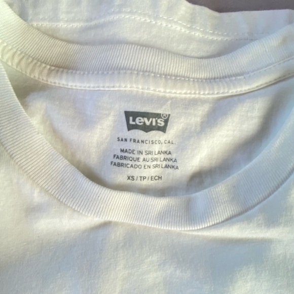 Levi’s tee top in small - good condition - Picture 5 of 6